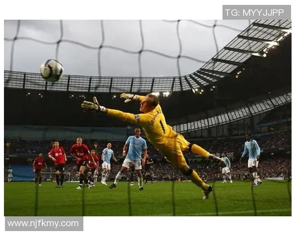 足球巨星神操作花式射门精彩瞬间足球直入篮筐引发球迷热议